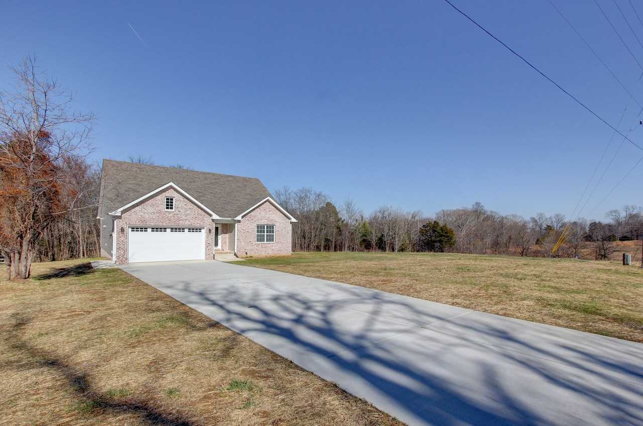 3937 Cumberland City Rd - Photo 3 of 41