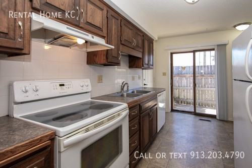 5908 Brittany St - Photo 7 of 25