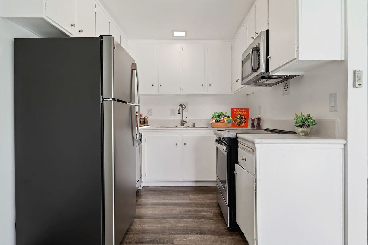 Harbor View Villas - Photo 6 of 49