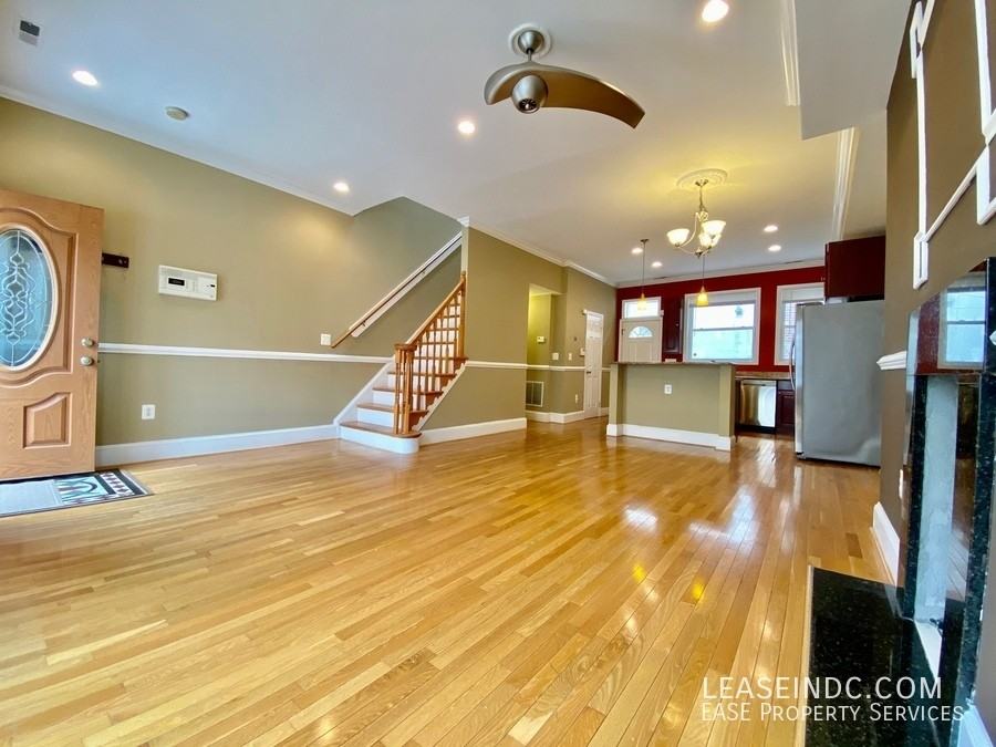 446 Lamont St Nw - Photo 4 of 31
