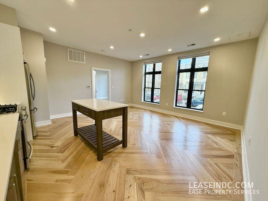 1345 K St Se #107 - Photo 3 of 23