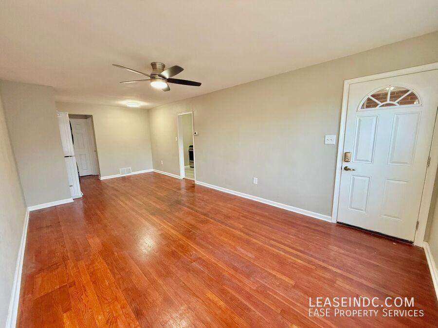 4407 2nd St Ne #1 - Photo 3 of 13