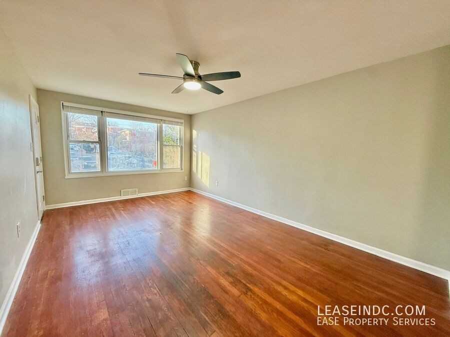 4407 2nd St Ne #1 - Photo 5 of 13