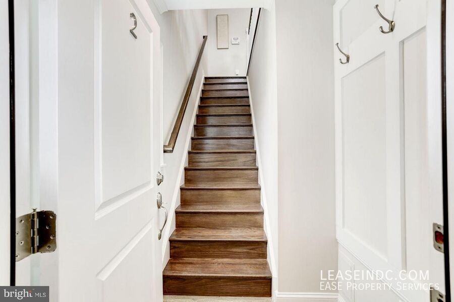 547 Park Rd Nw #2 - Photo 2 of 23