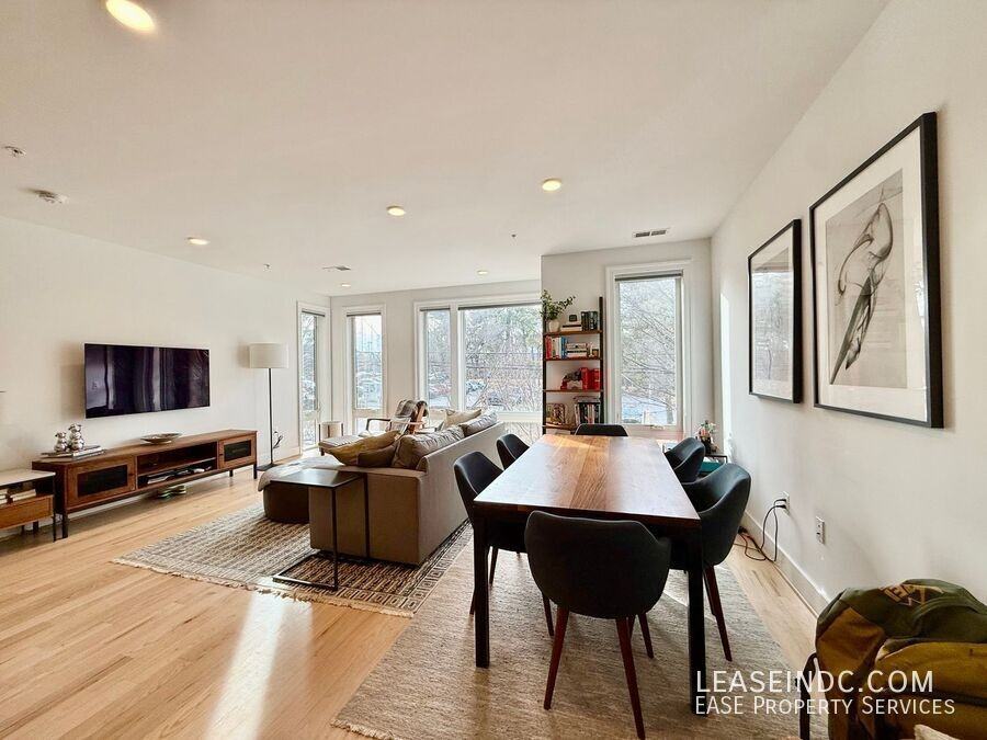 4335 Harrison St Nw #5 - Photo 3 of 23