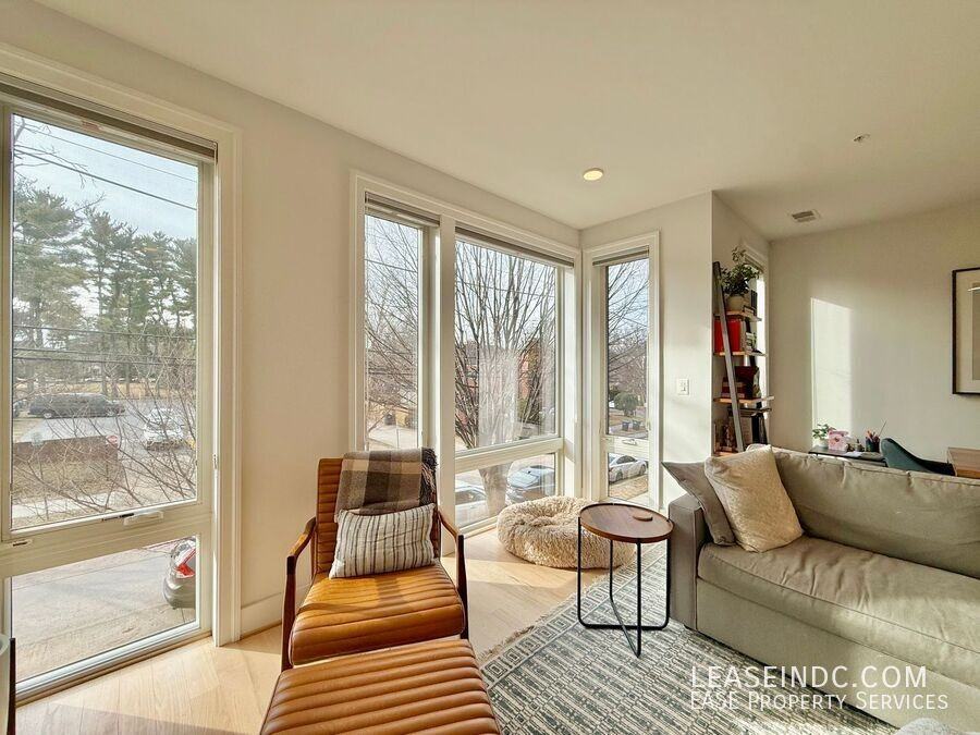 4335 Harrison St Nw #5 - Photo 6 of 23