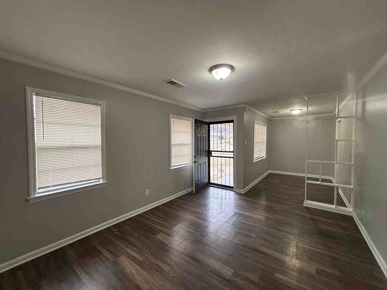 2370 Hillside Ave - Photo 6 of 41