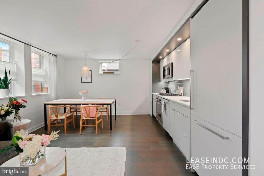 129 W St Nw #103 - Photo 3 of 21