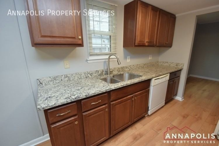 920 Bank St - Photo 2 of 22