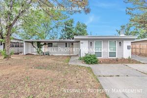 featured image of 910 E Carnation Dr