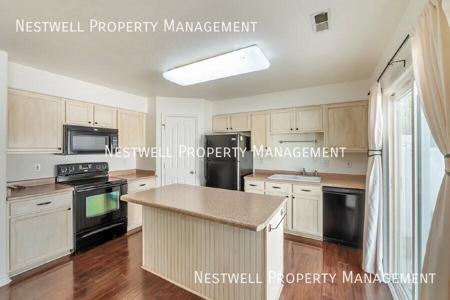 905 S 790 W - Photo 3 of 28