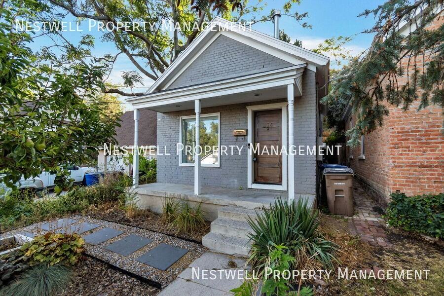 334 N Almond St - Photo 2 of 22