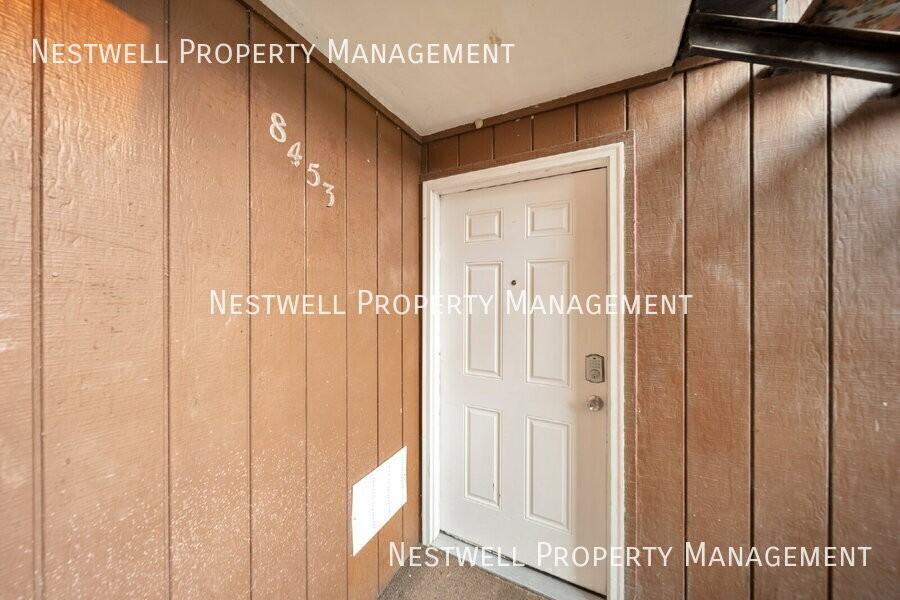 8453 S Westbridge Rd - Photo 3 of 20