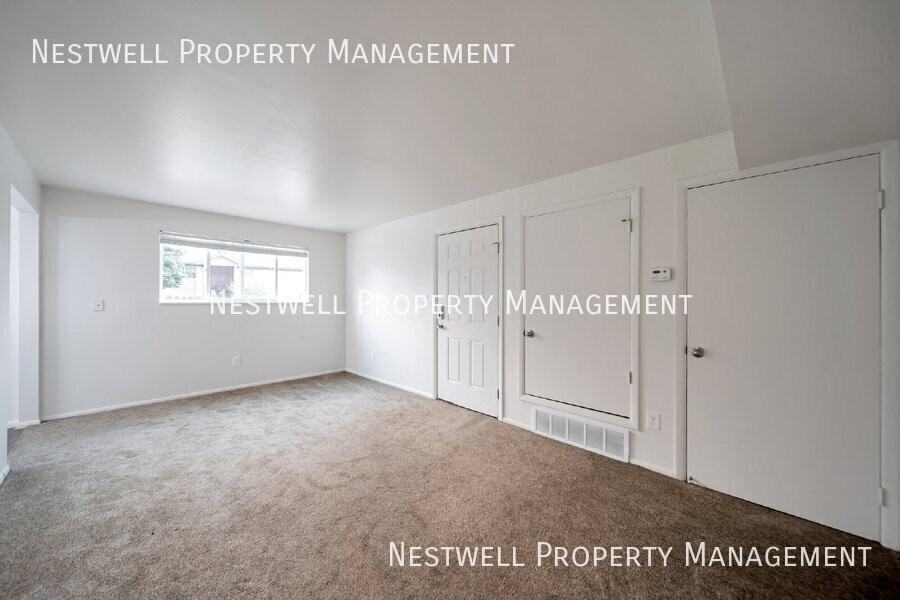 8453 S Westbridge Rd - Photo 5 of 20