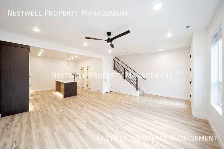 5430 & #D - Photo 2 of 19