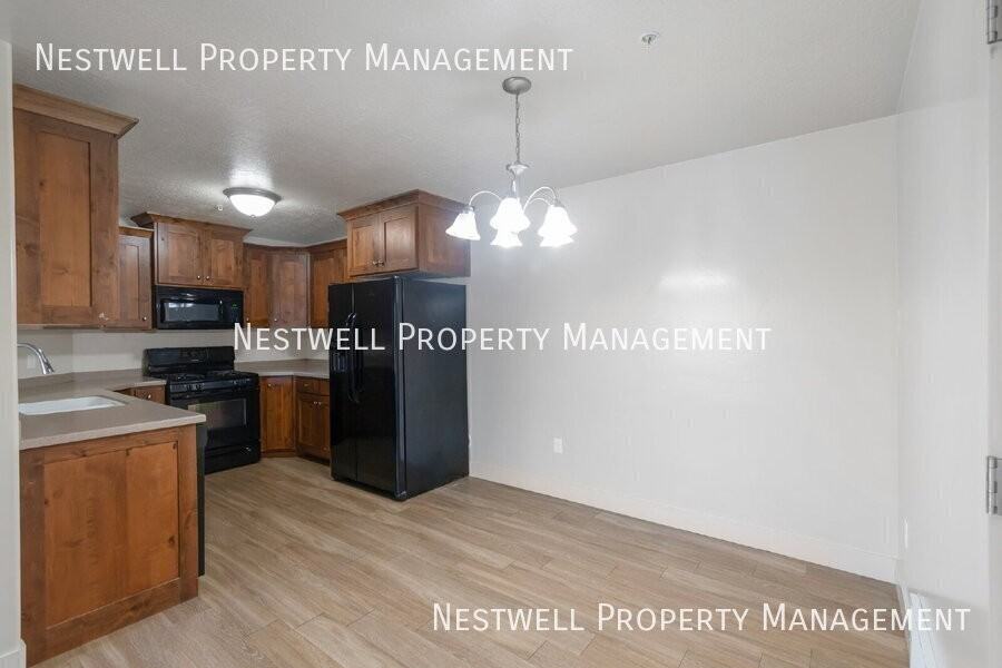 1045 S 1700 W #911 - Photo 5 of 19