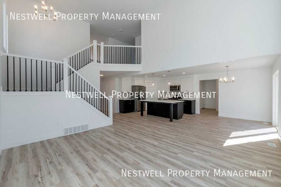 694 N Gillan Dr - Photo 5 of 31