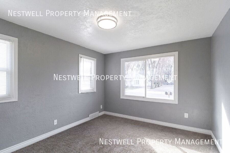 324 14th St #A - Photo 7 of 19