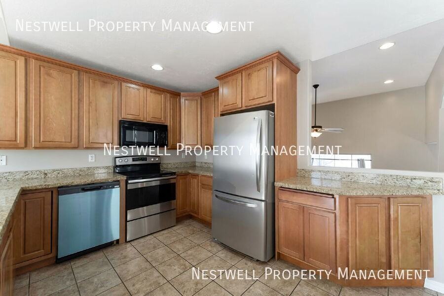 581 E 1590 S - Photo 7 of 19