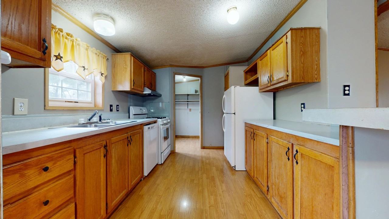 5228 Greenwich East Town Line Rd S - Photo 6 of 19