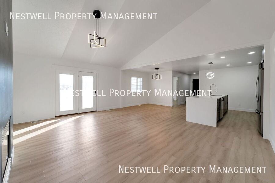 353 W Redberry Rd - Photo 2 of 50
