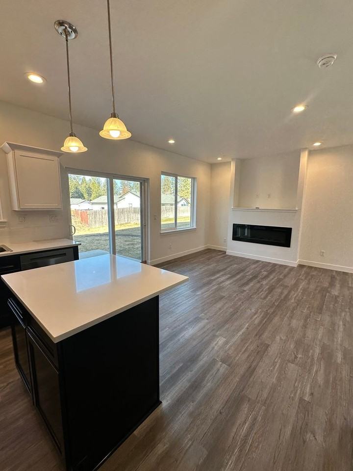 824 E F St #A - Photo 2 of 16