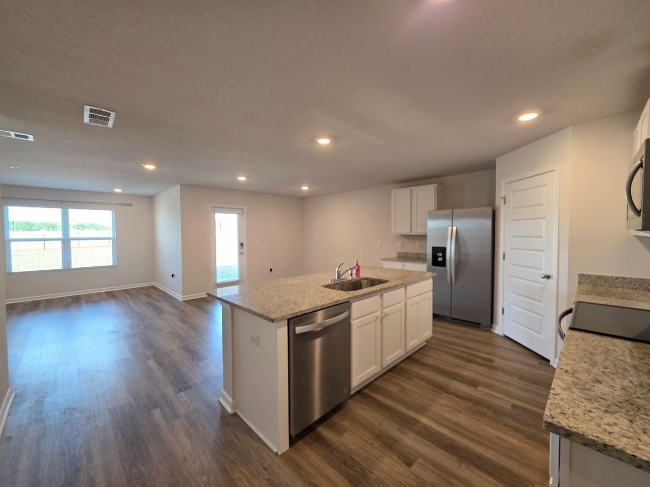 5581 Silverbell Dr - Photo 3 of 36