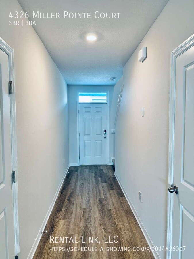 4326 Miller Pointe Ct - Photo 3 of 37