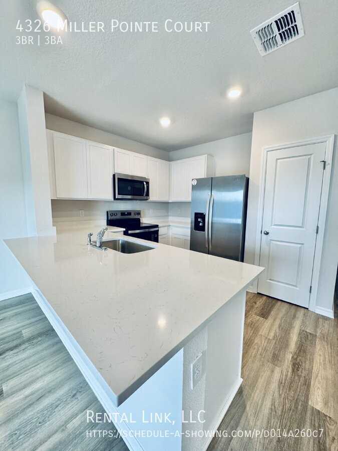 4326 Miller Pointe Ct