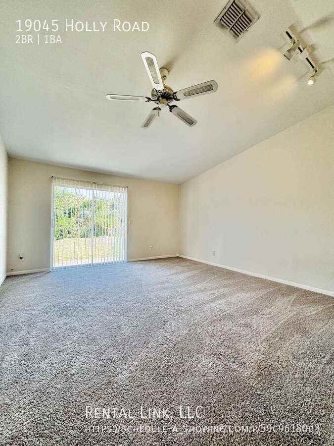 19045 Holly Rd - Photo 3 of 29
