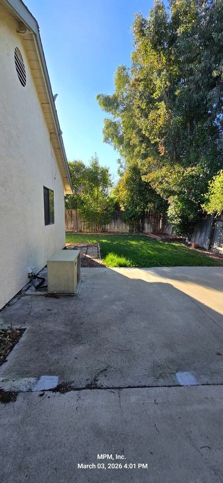 915 Moran Ct - Photo 7 of 30