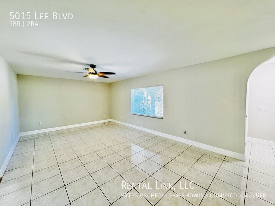 5015 Lee Blvd - Photo 3 of 48