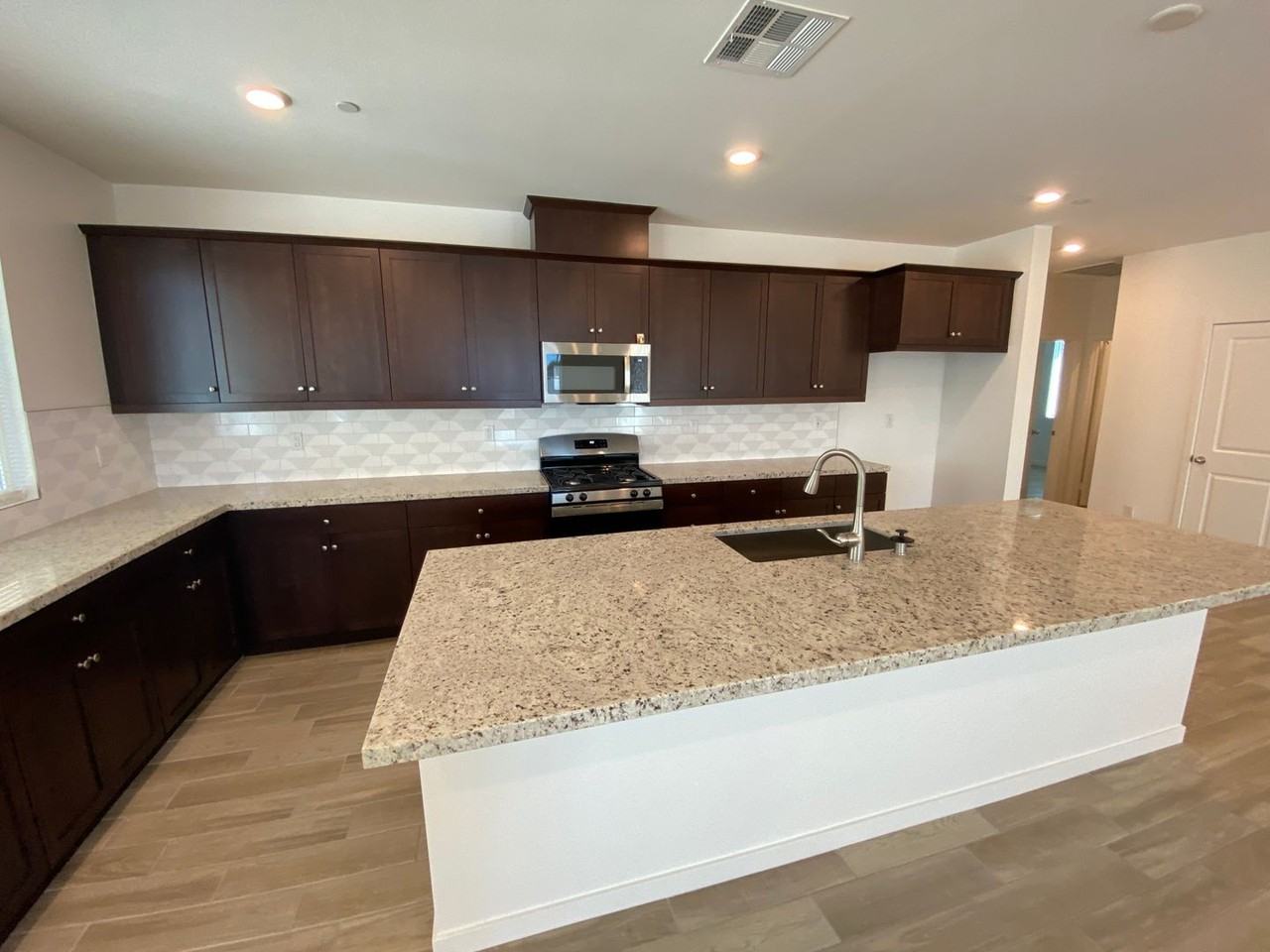 11633 Sky Pointe Dr - Photo 5 of 50