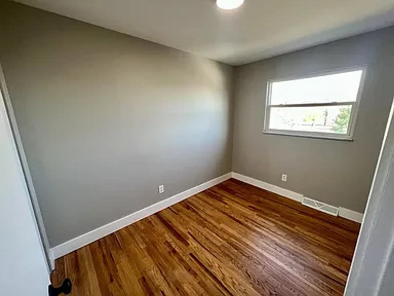 836 #10 - Photo 4 of 19