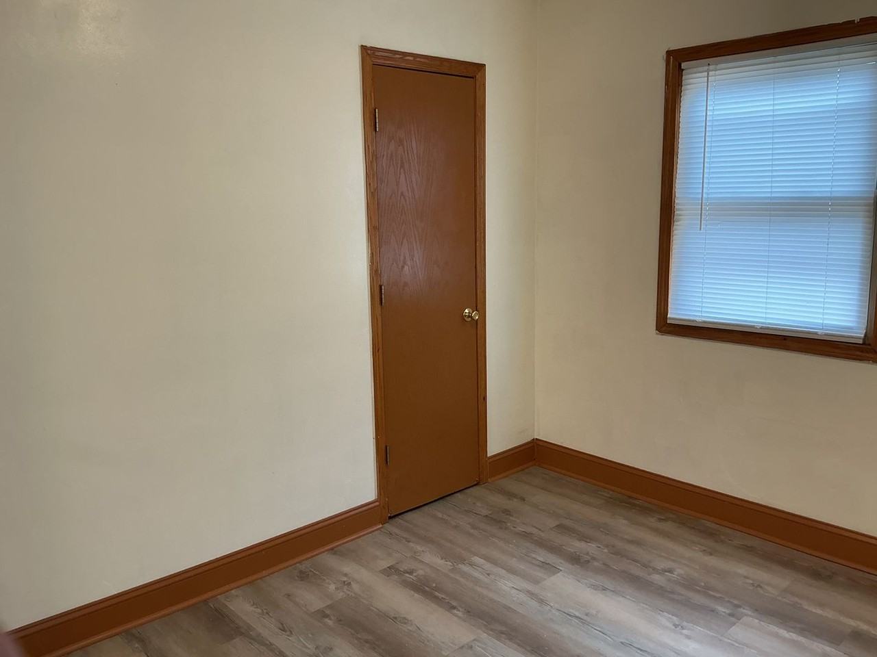 4469 N Sherman Blvd - Photo 6 of 10