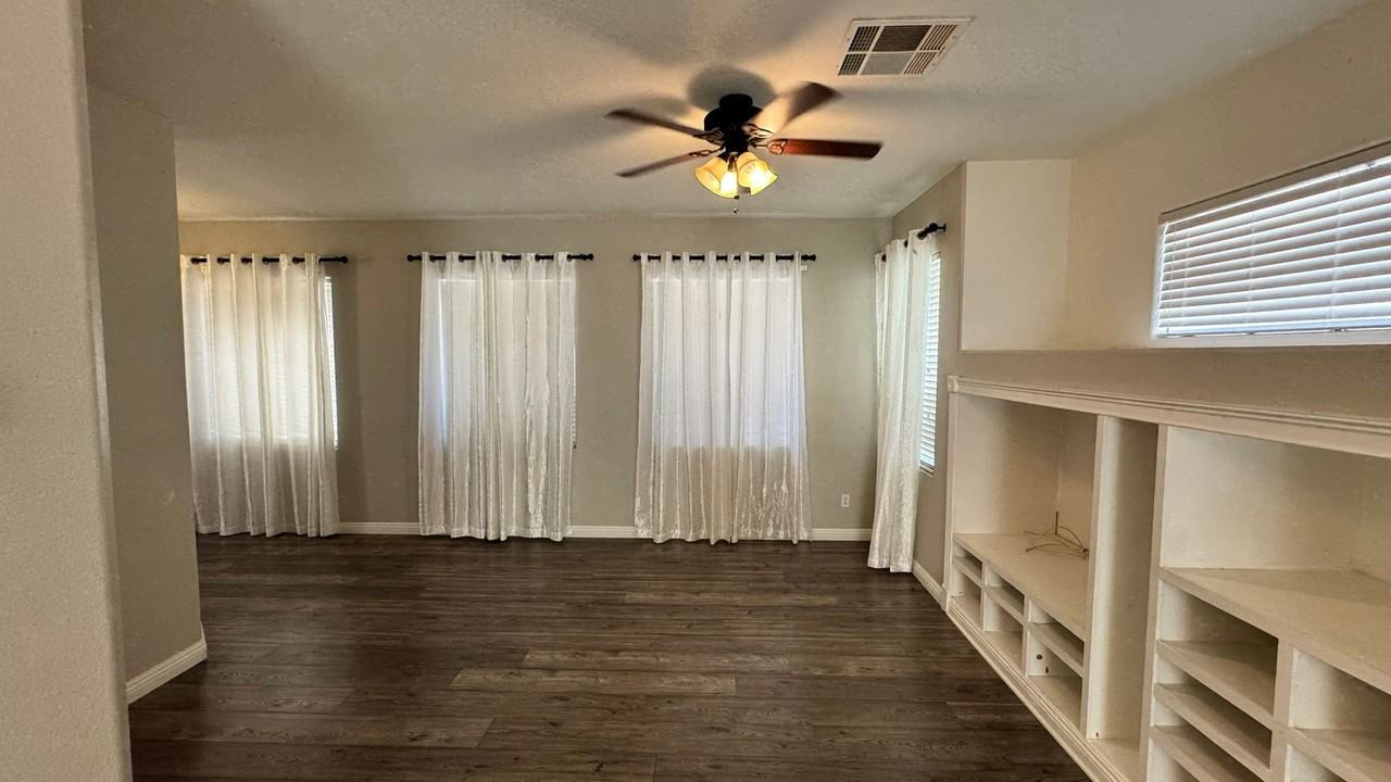 3752 Perugia Ct - Photo 5 of 31