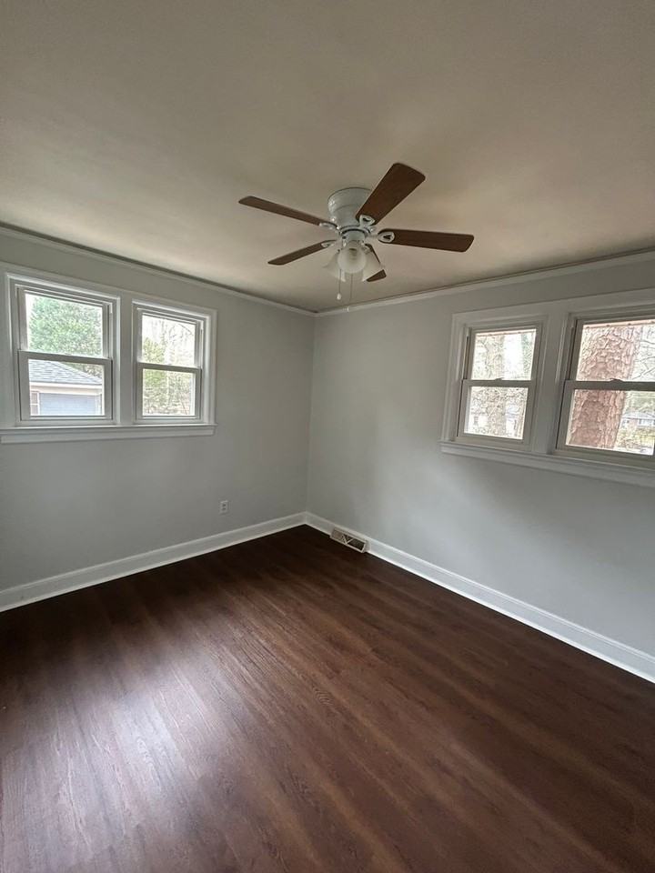 2628 Parkwood Dr - Photo 6 of 8