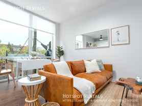 4346 N Honore St #2-2 - Photo 1 of 1