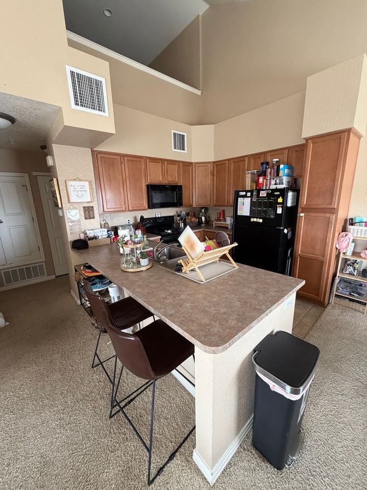 9498 Ashbury Cir #202 - Photo 6 of 29