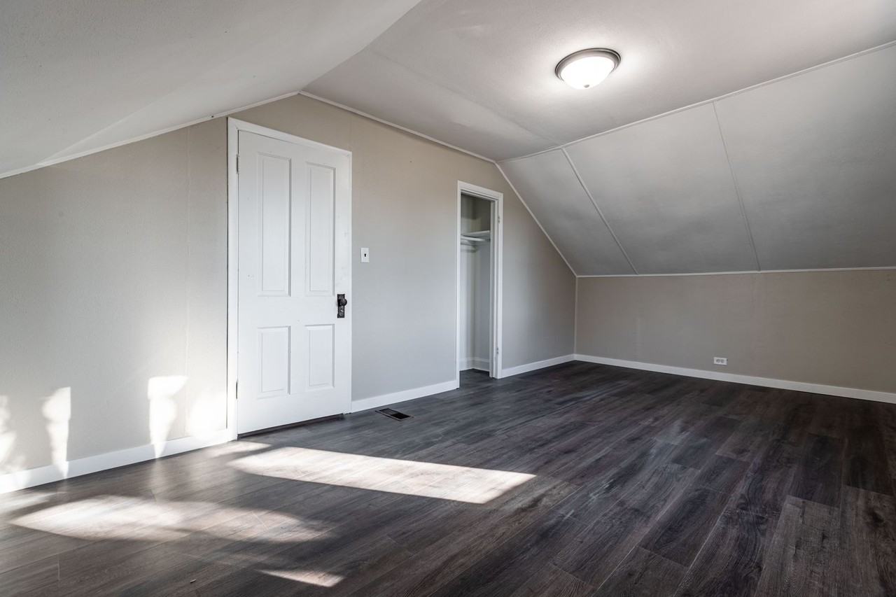 1214 Kane St - Photo 5 of 10