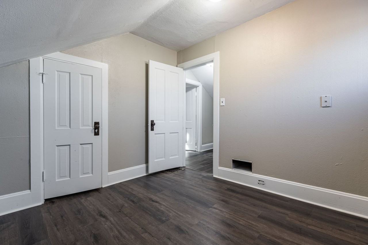 1214 Kane St - Photo 6 of 10