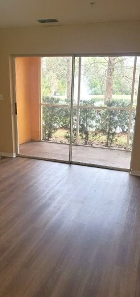 5463 Vineland Rd #5101 - Photo 7 of 26