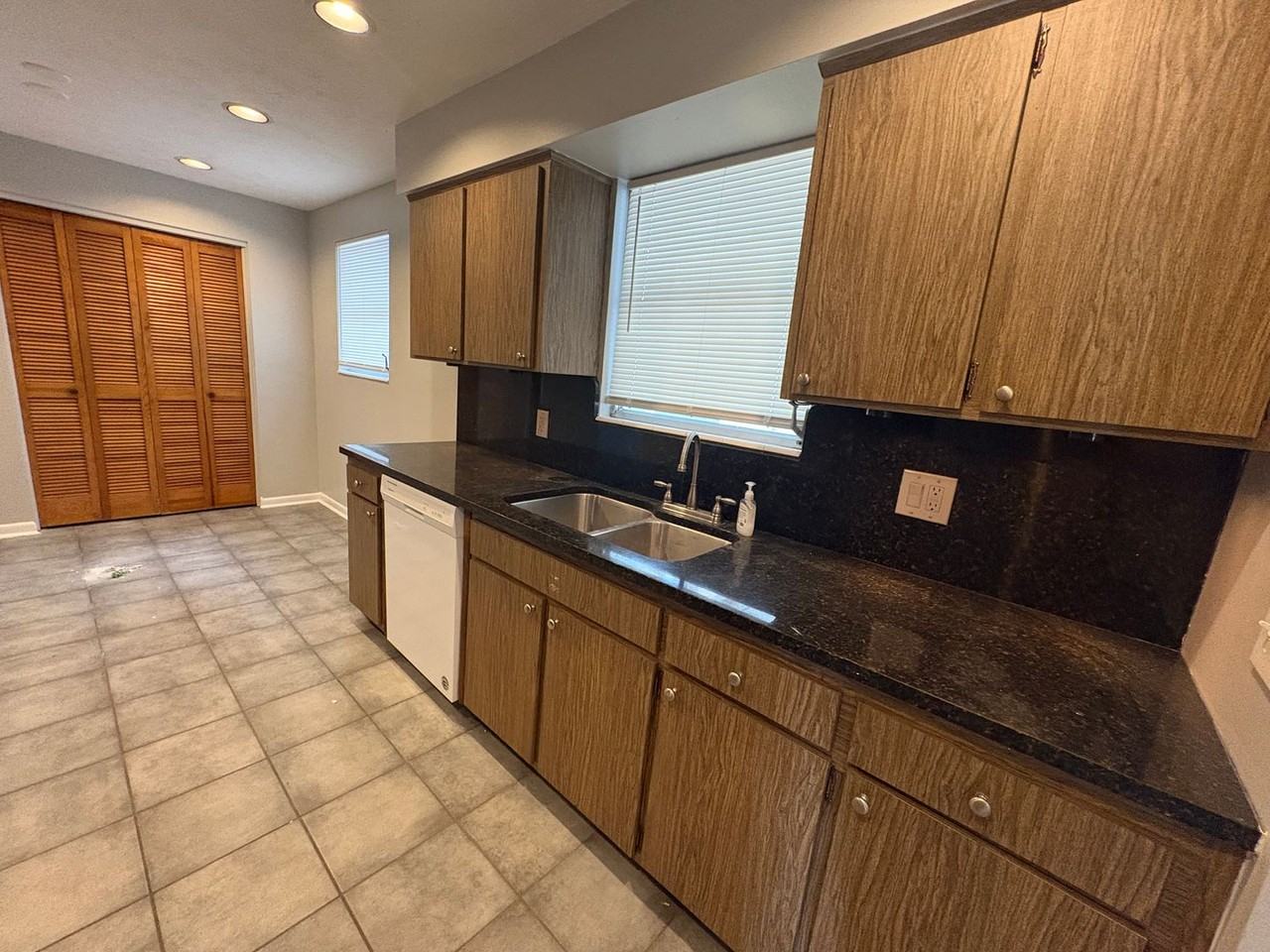 6868 Medellin Ct - Photo 5 of 19