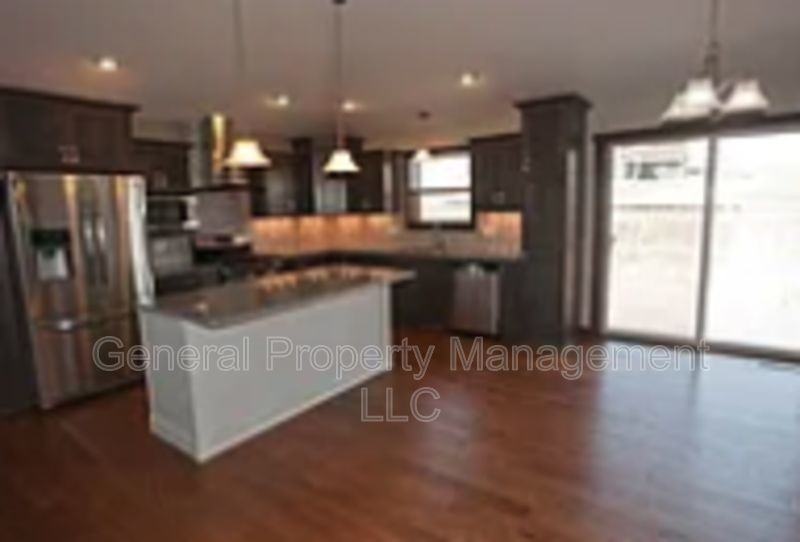 6370 Aspen Ridge Dr - Photo 2 of 18