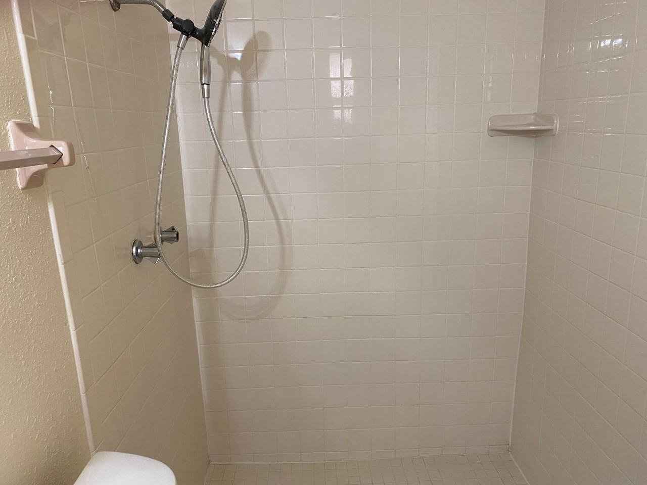 8133 Troxler Dr - Photo 5 of 25