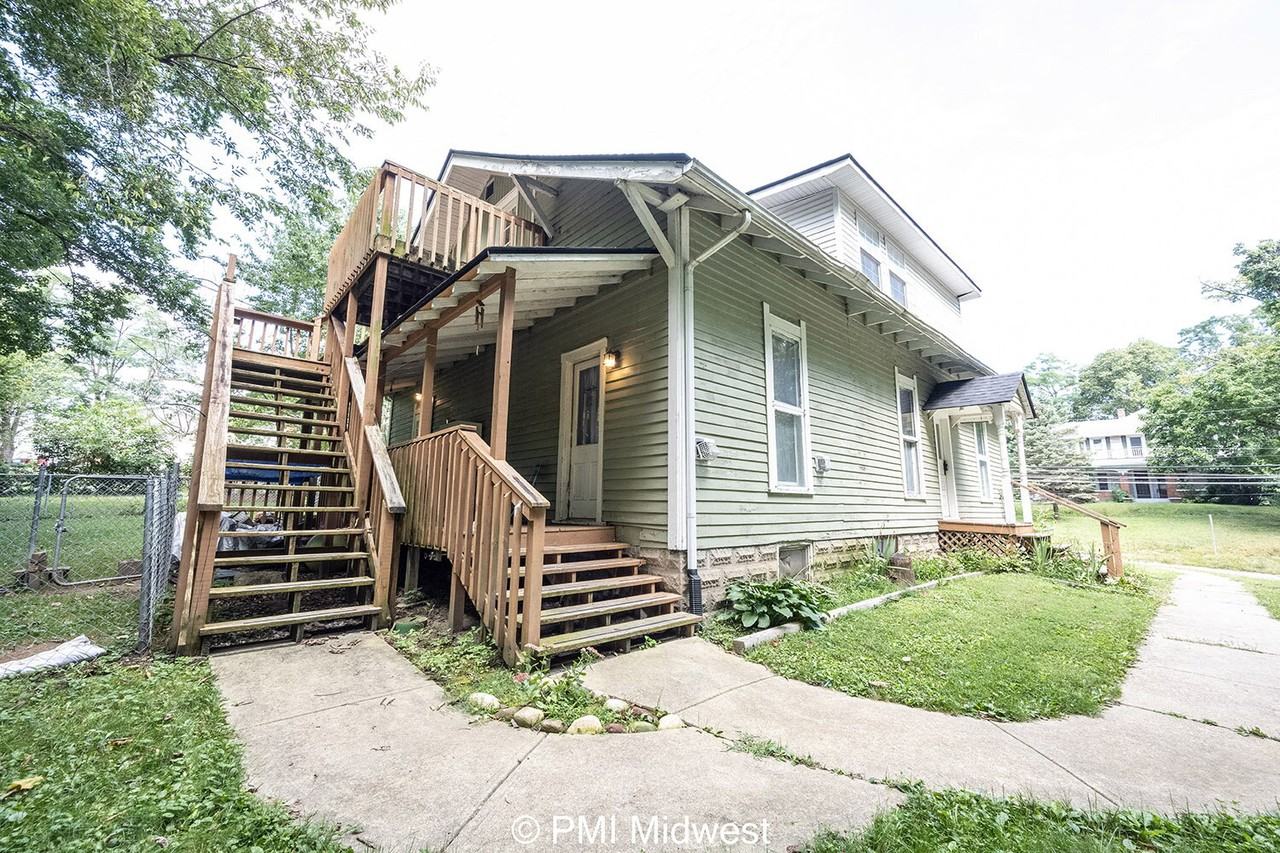 395 E Main St Apt B - Photo 2 of 26