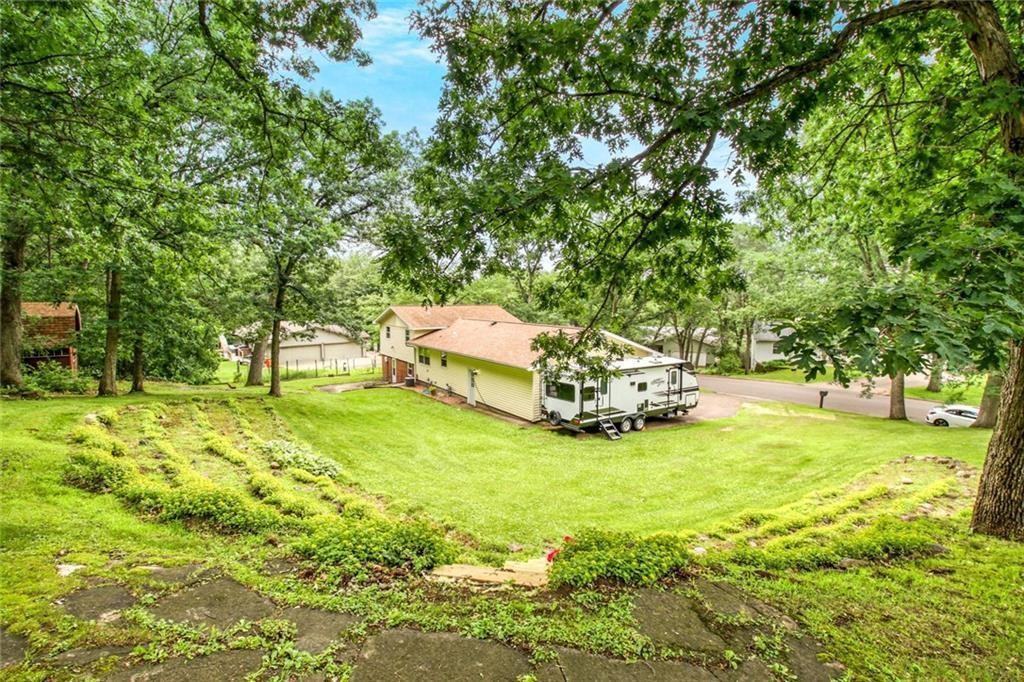 1151 Primrose Ln - Photo 4 of 29