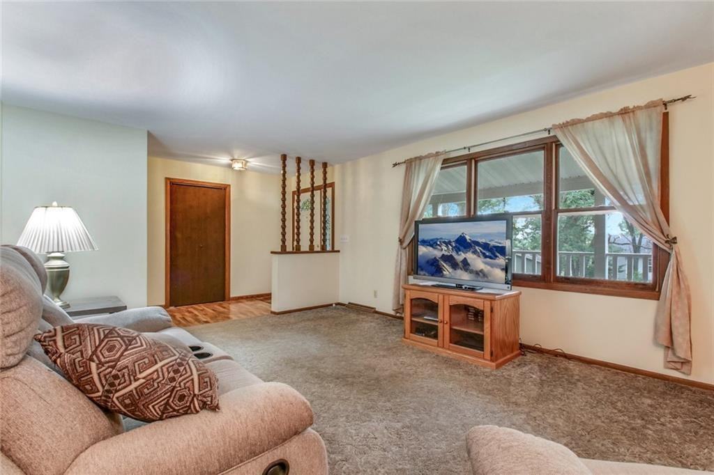 1151 Primrose Ln - Photo 7 of 29