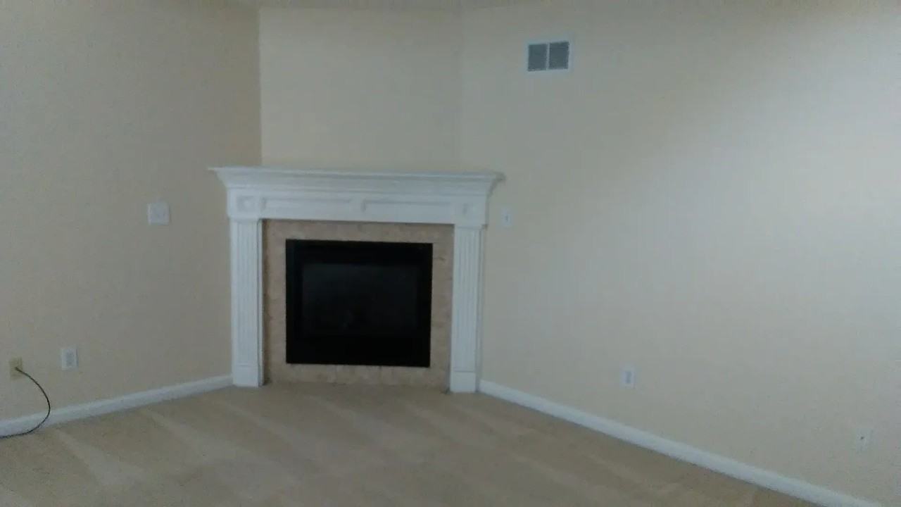 492 Radcliff Dr - Photo 2 of 9