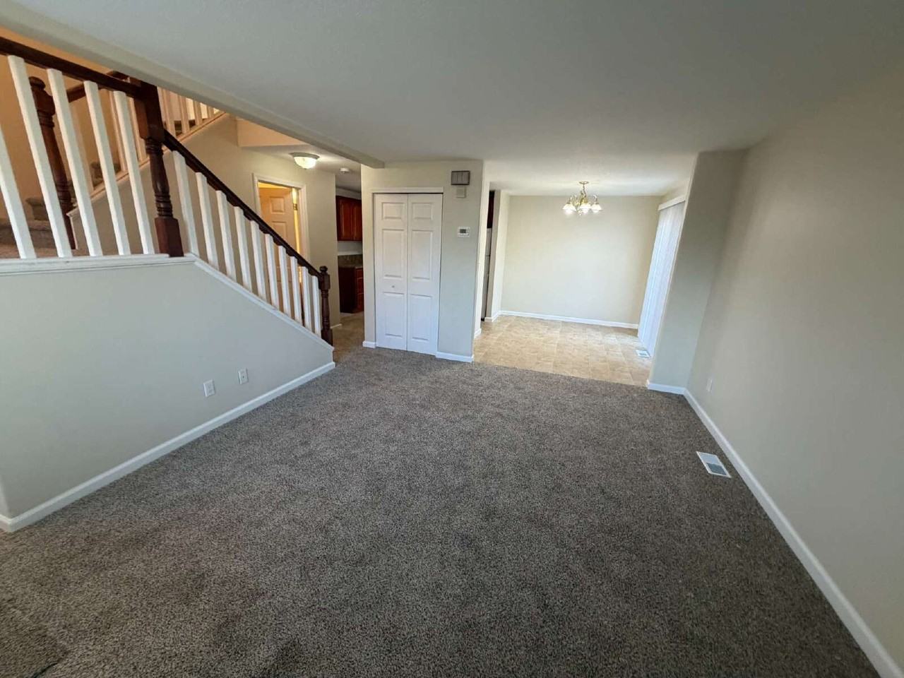 8433 Se Insley St - Photo 3 of 11